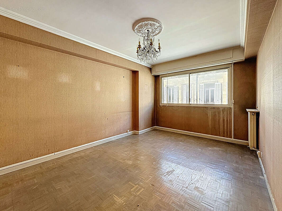 Appartement à MARSEILLE-6E
