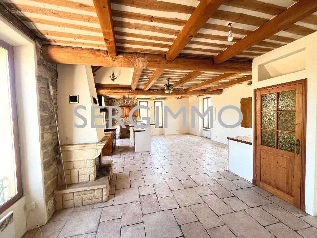 Appartement à FAYENCE