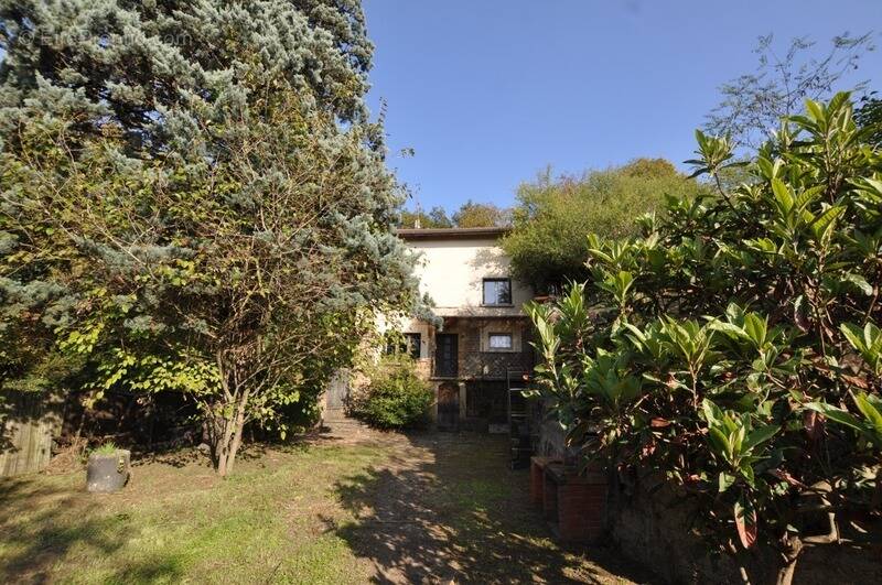 Maison à LAPEYROUSE-MORNAY