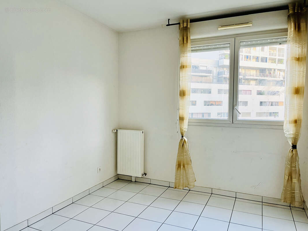 Appartement à MARSEILLE-3E