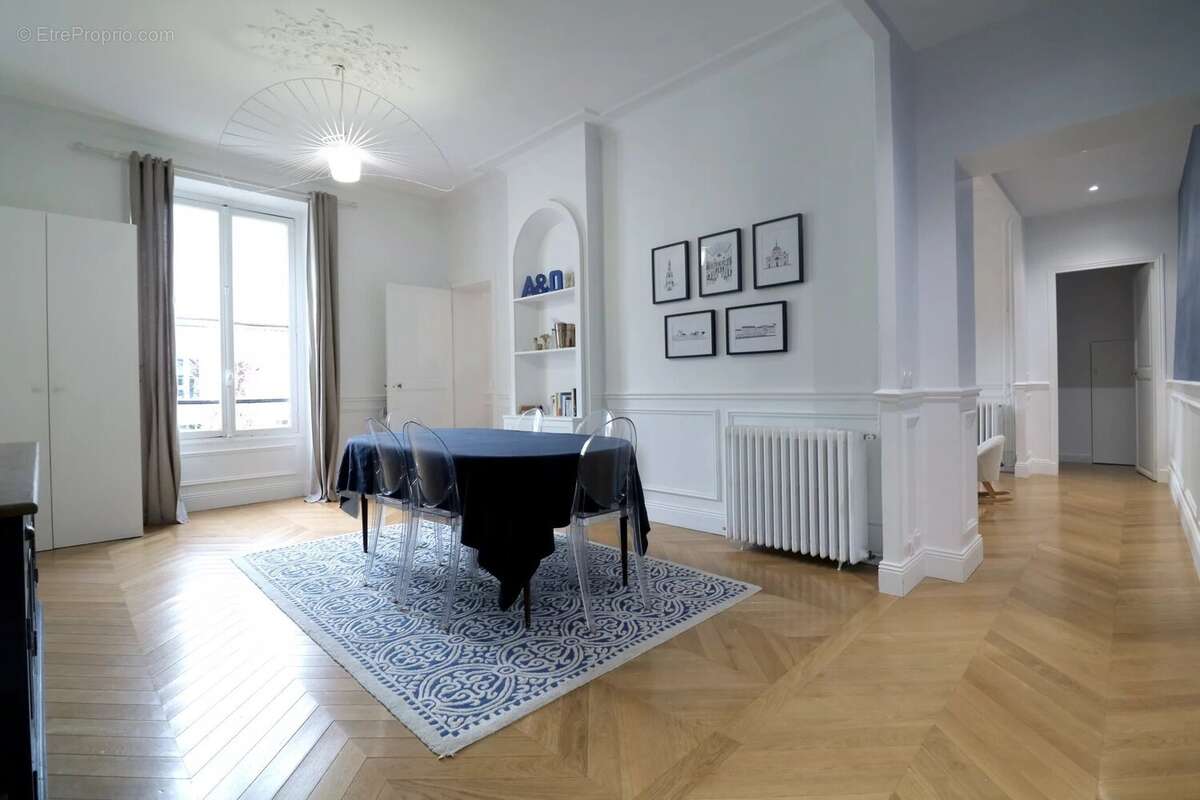 Appartement à VERSAILLES