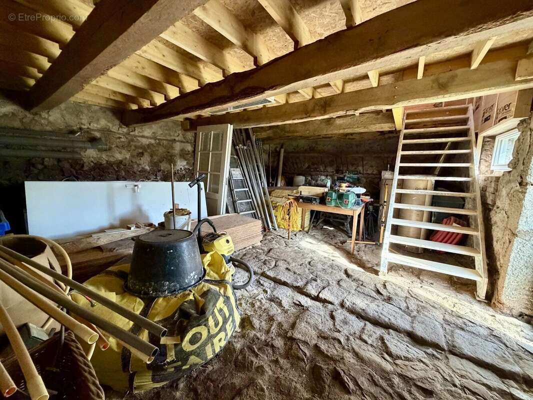 Maison à MONTSAUCHE-LES-SETTONS