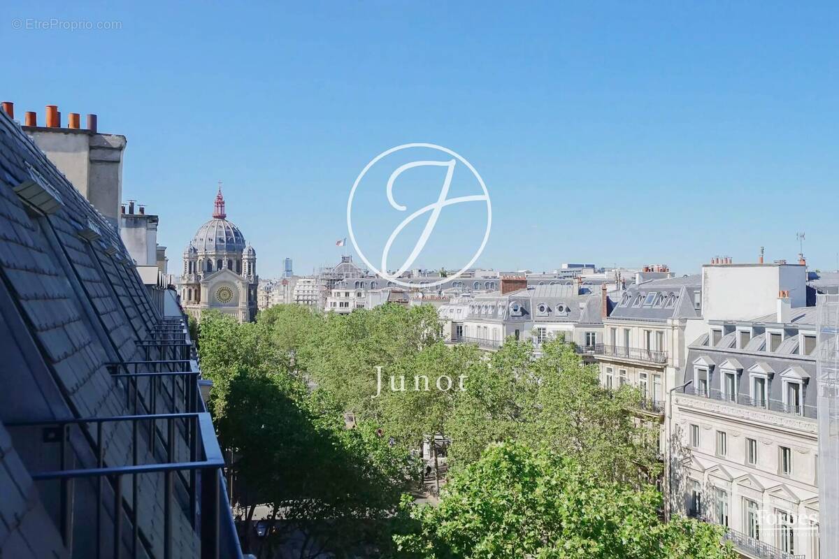 Appartement à PARIS-8E