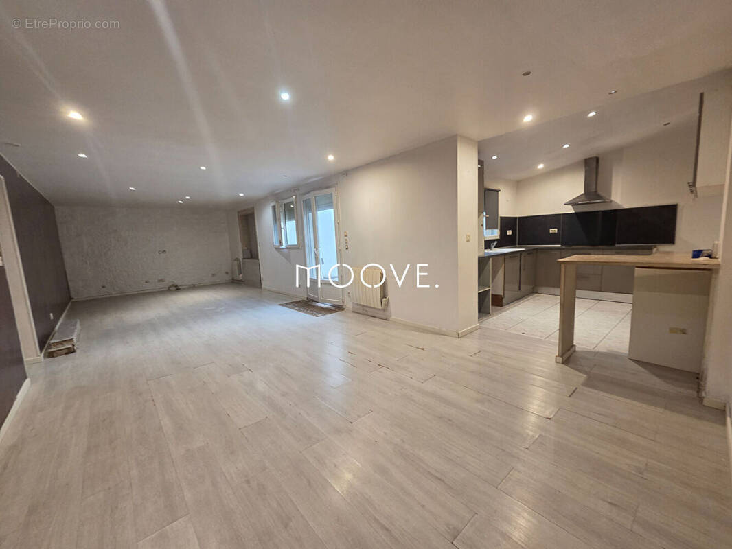 Appartement à PETIT-COURONNE