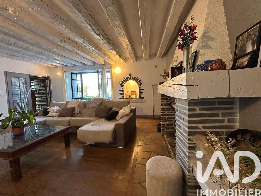 Maison 165 m² à Trelaze  - photo 3