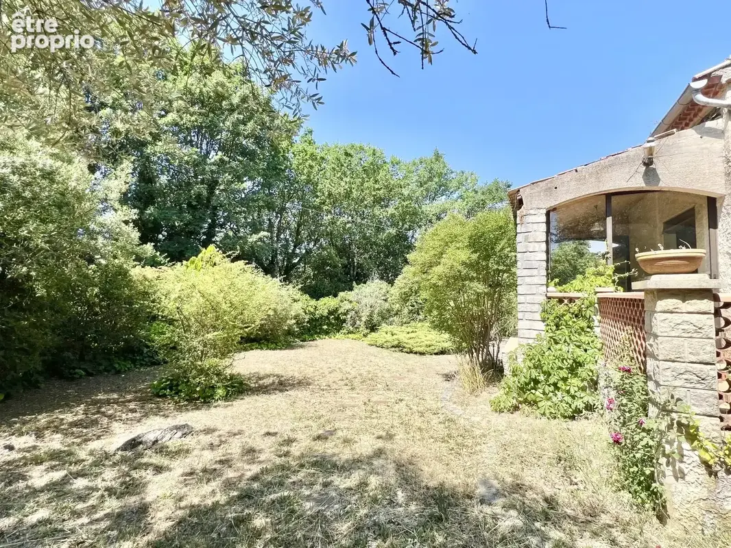 Maison T5 sur 1 480 m² de terrain avec piscine - photo 3