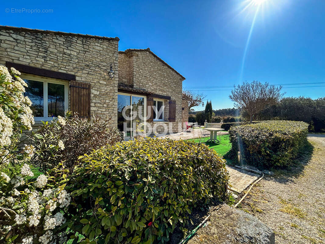 Maison à L'ISLE-SUR-LA-SORGUE