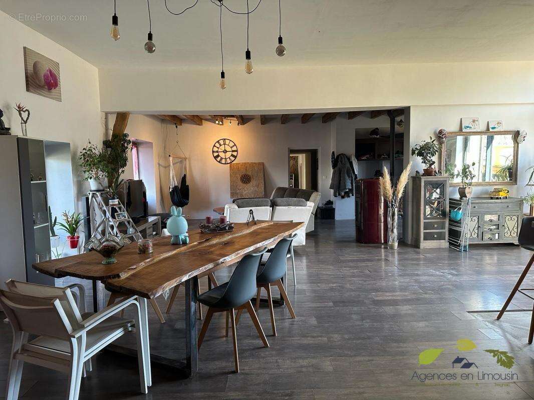 Maison à SAINT-AMAND-LE-PETIT