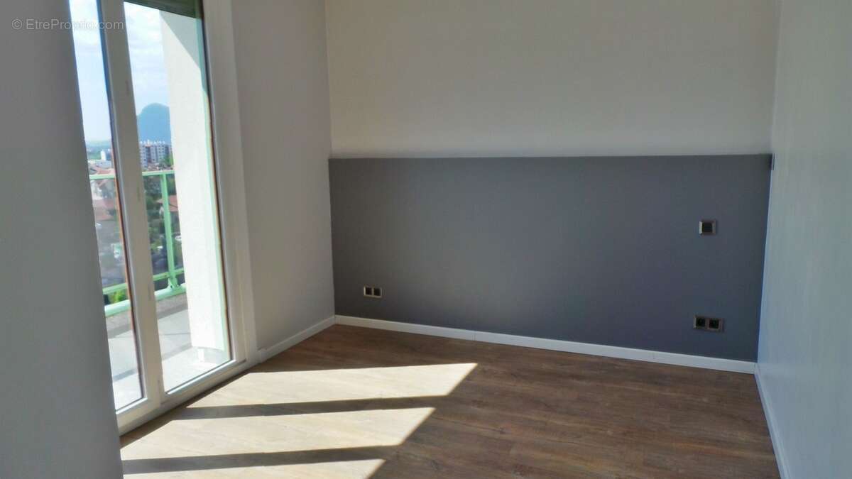 Chambre N°2 - Appartement à ANNECY