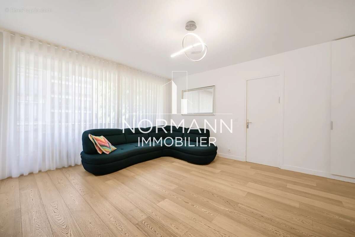 Appartement à LEVALLOIS-PERRET