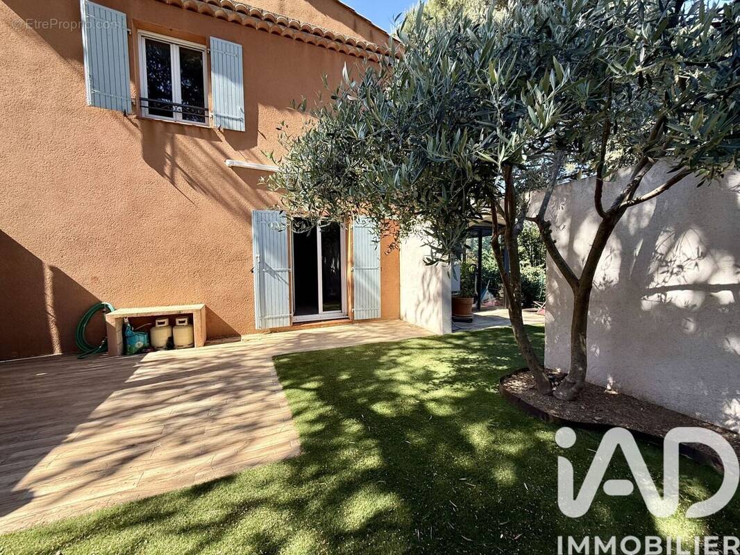 Photo 1 - Maison à LA GARDE-FREINET