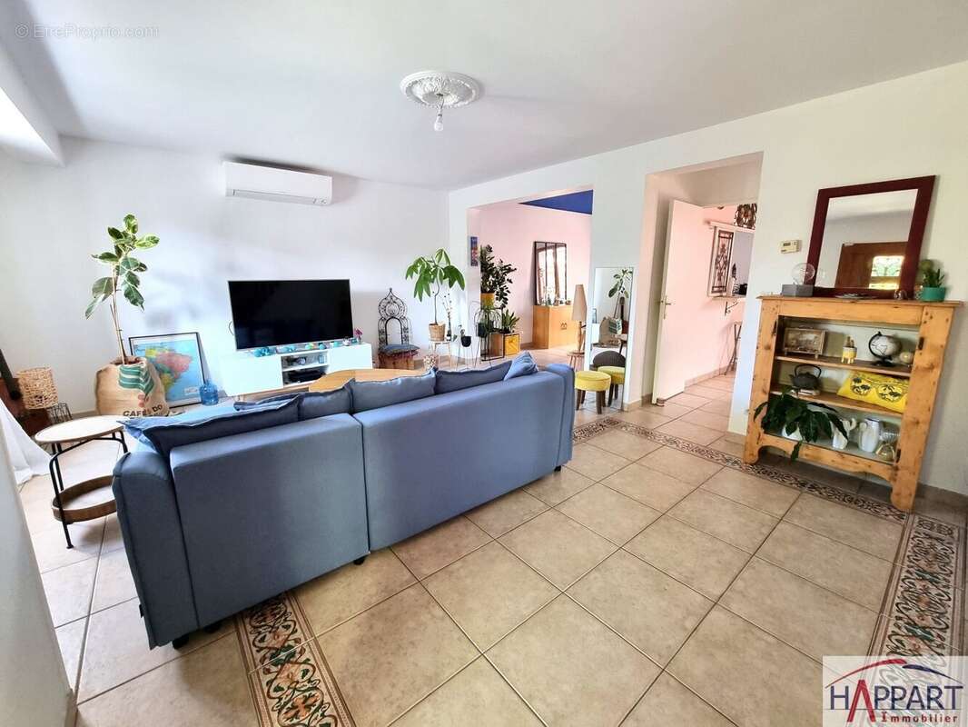 Maison à VAUX-LE-PENIL