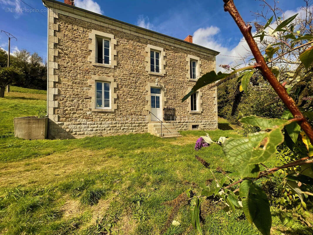 Maison 161 m² à Evaux-Les-Bains  - photo 2