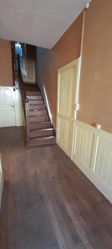 L&#039;escaliers - Maison à LA COQUILLE