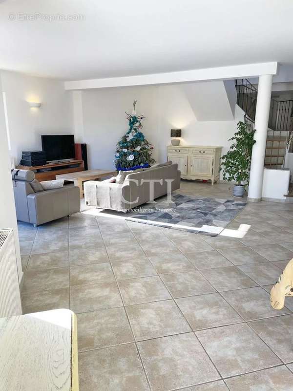 Maison à VAISON-LA-ROMAINE