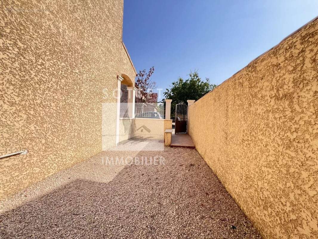 En exclusivite dans residence securisee villa t4 avec garage et exterieur - photo 12