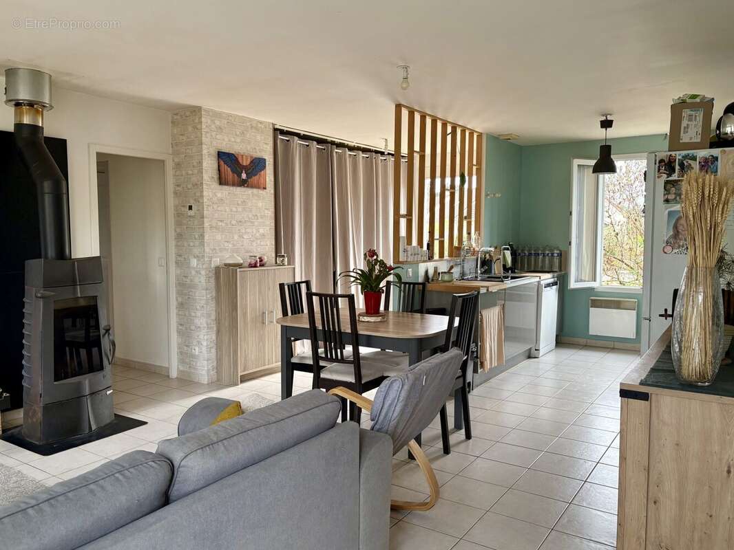 Maison 85 m² à Vitry-Aux-Loges  - photo 2