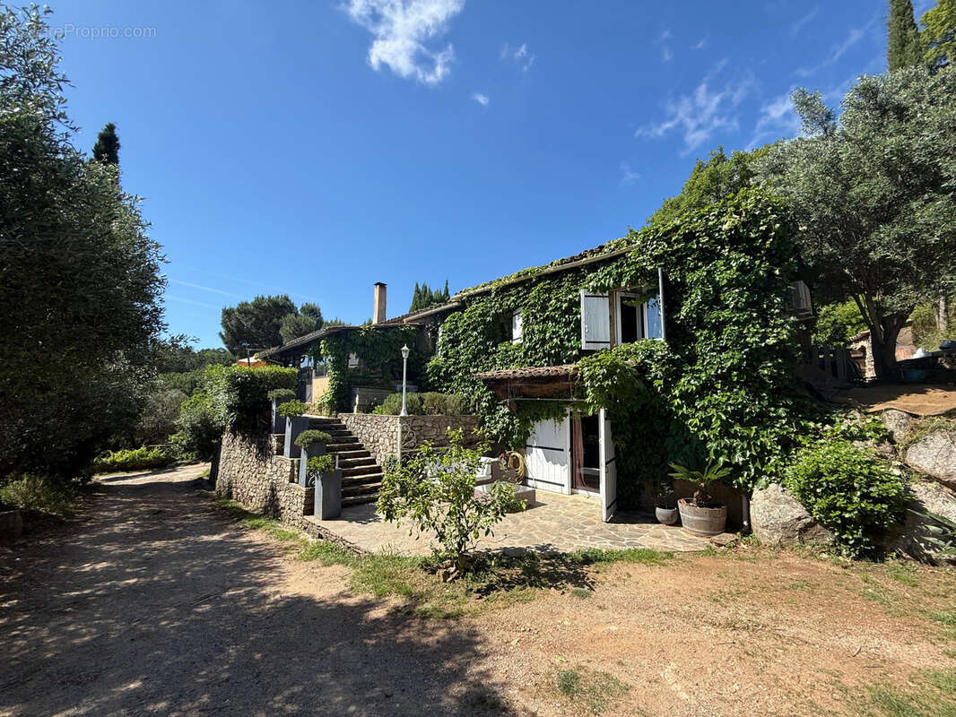 Maison à LA GARDE-FREINET