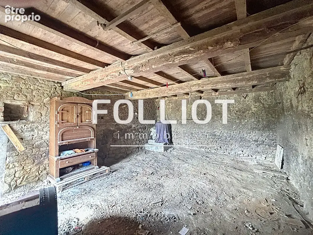Maison à vendre à Chevry à rénover, dépendances , grand terrain - photo 6