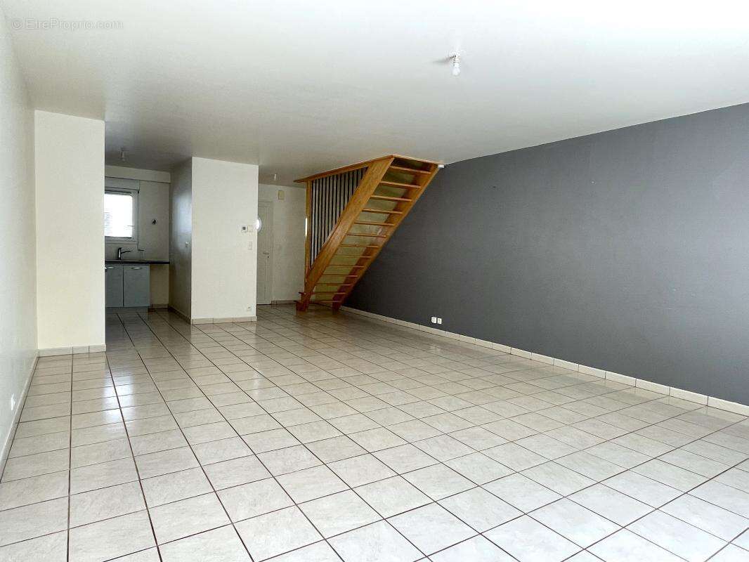 Maison à ONET-LE-CHATEAU