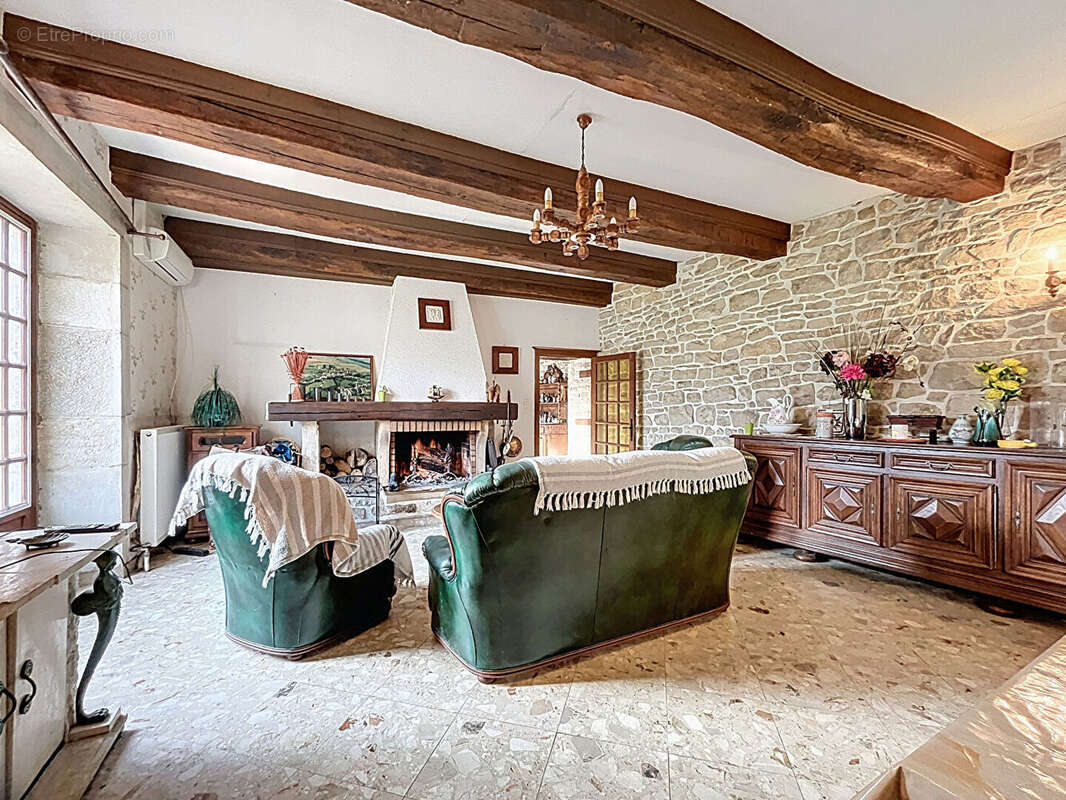 Maison à SAINT-MAURICE-SUR-VINGEANNE