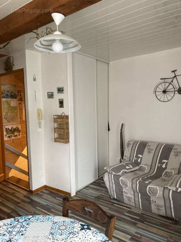 Sarrancolin immeuble 77m2 habitable avec 3 logements. - photo 2