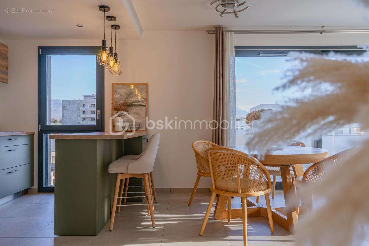 Appartement à PRINGY