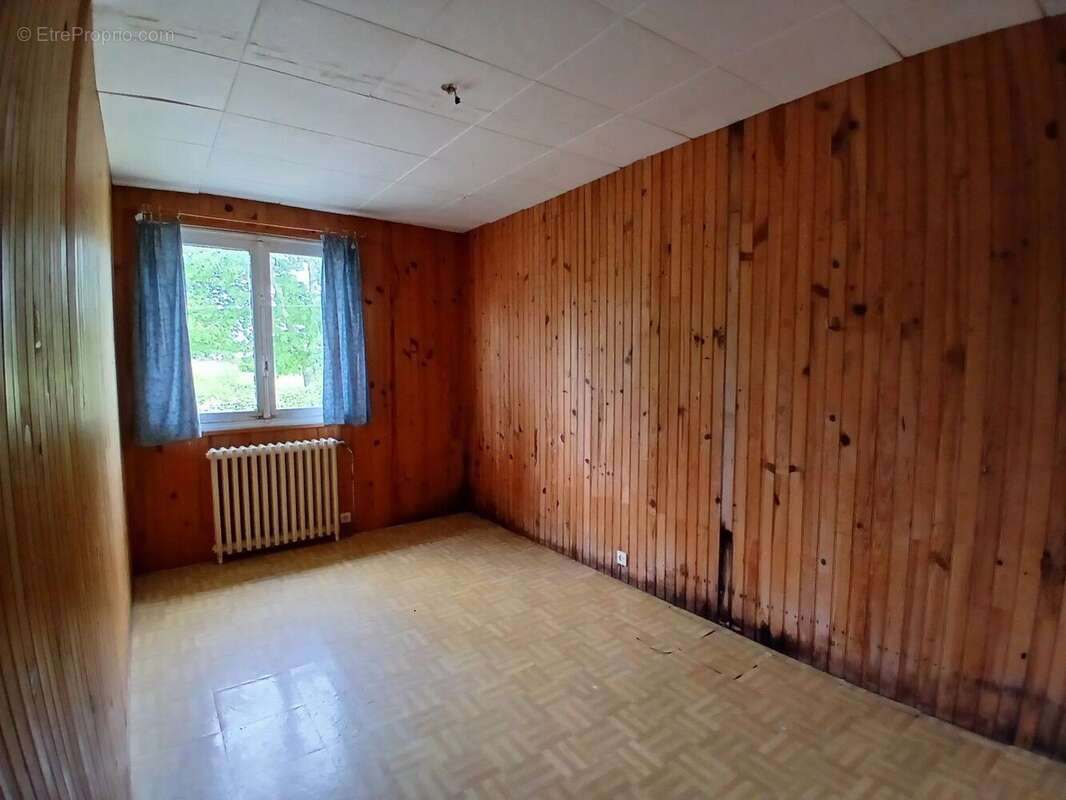 Maison à CERCY-LA-TOUR