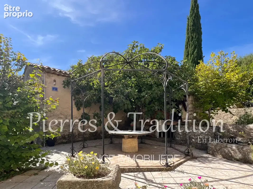 Luberon, Saint Martin de Castillon, propriété avec dépendances et vue sur le Luberon - photo 15