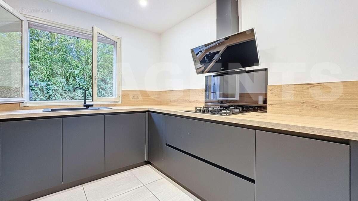 cuisineok - Maison à SAINT-CYR-SUR-MER