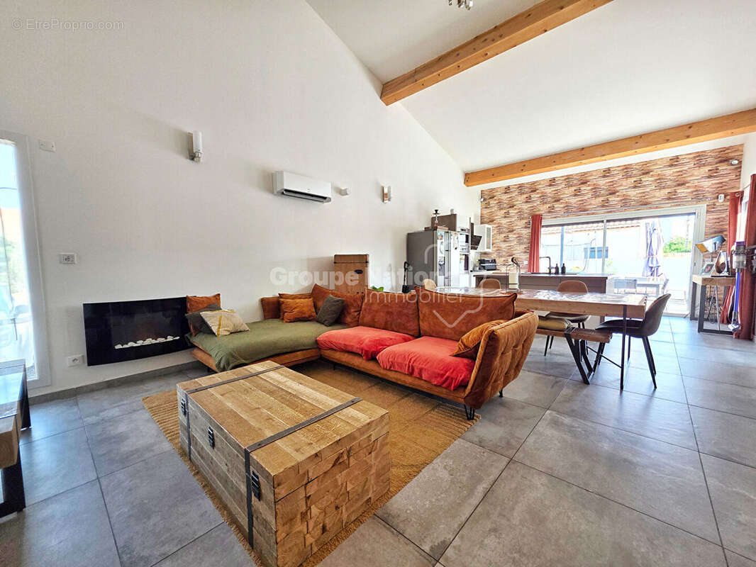 Superbe maison plain-pied de 2018 T4  96 m²  Piscine  Proche centre-ville - photo 18