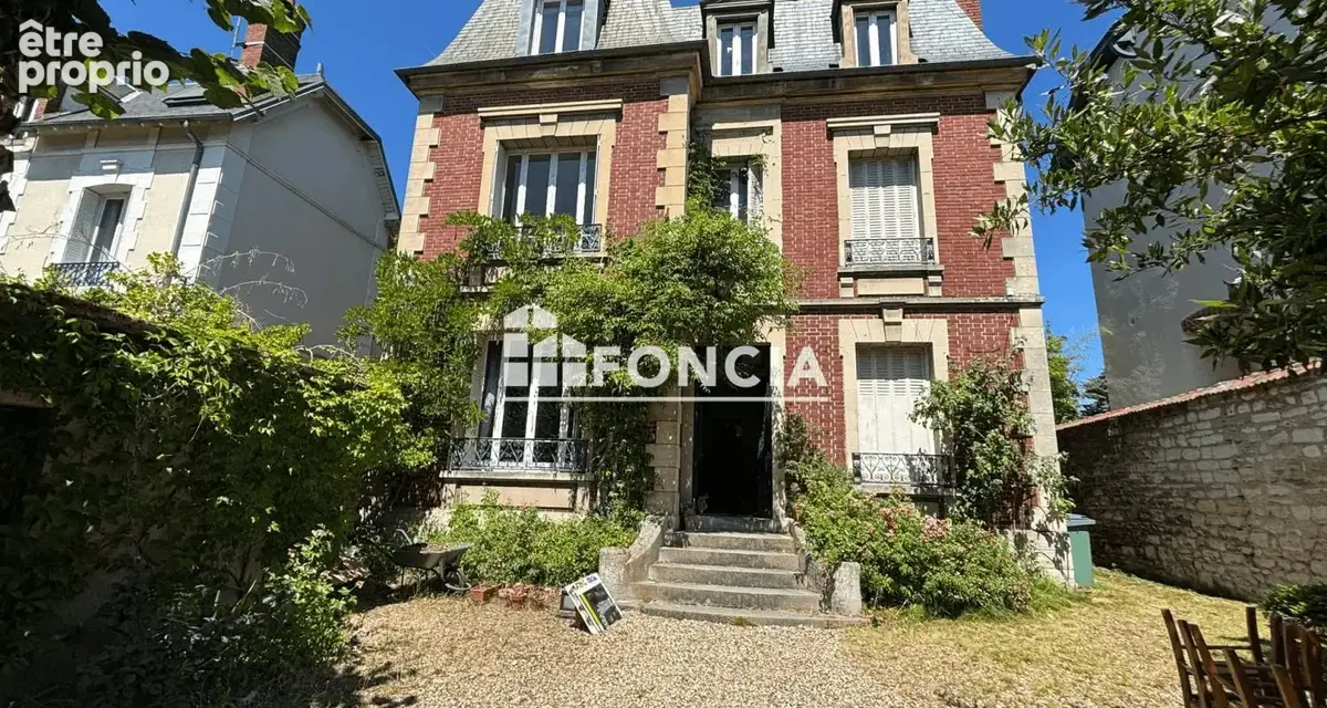 Maison 9 pièces 223 m² · à Mantes-la-Jolie · 223 m² · 499 000 €