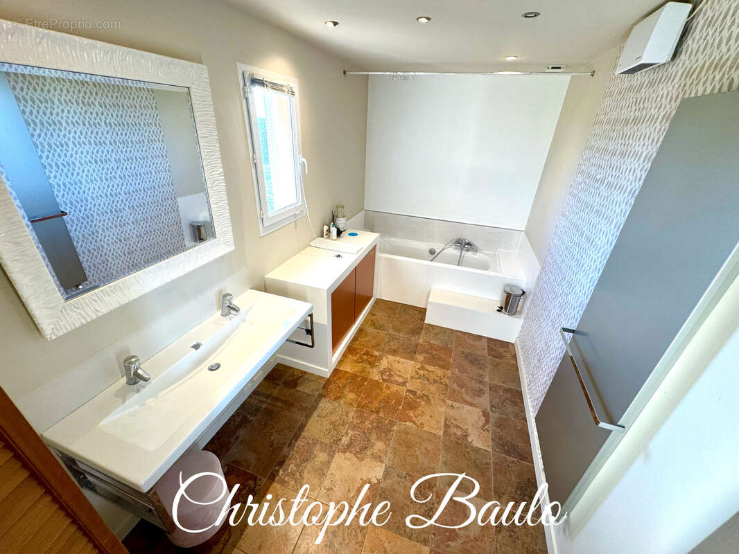 Maison à VILLENEUVE-LES-MAGUELONE