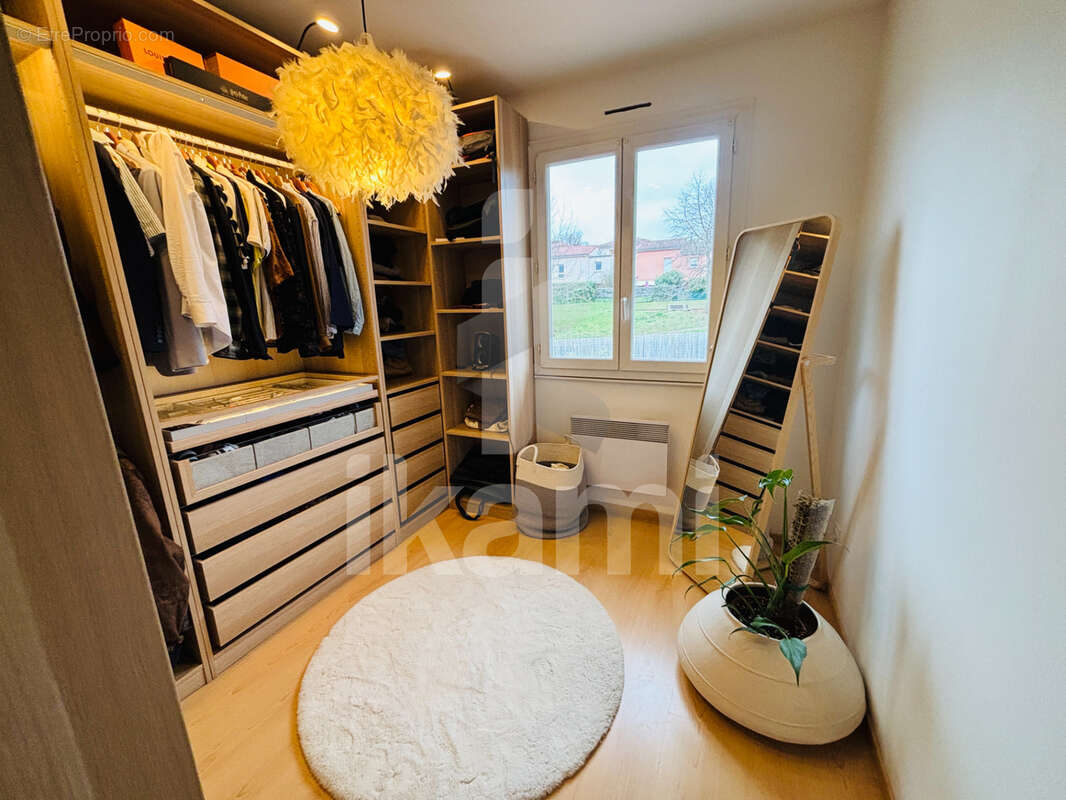 Maison à SALAISE-SUR-SANNE