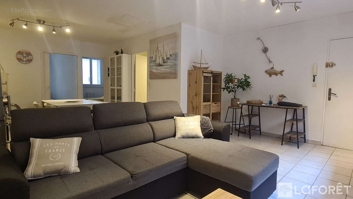 Appartement à MEZE