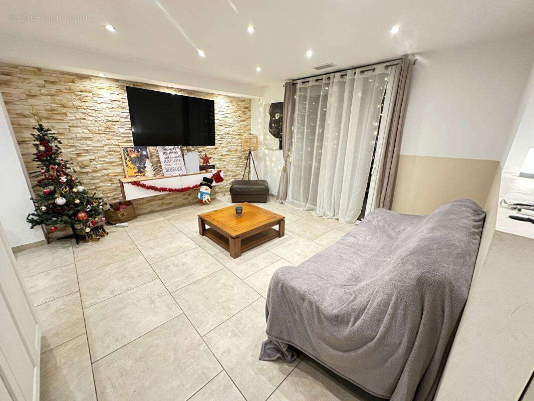 Maison à CHATEAUNEUF-LES-MARTIGUES