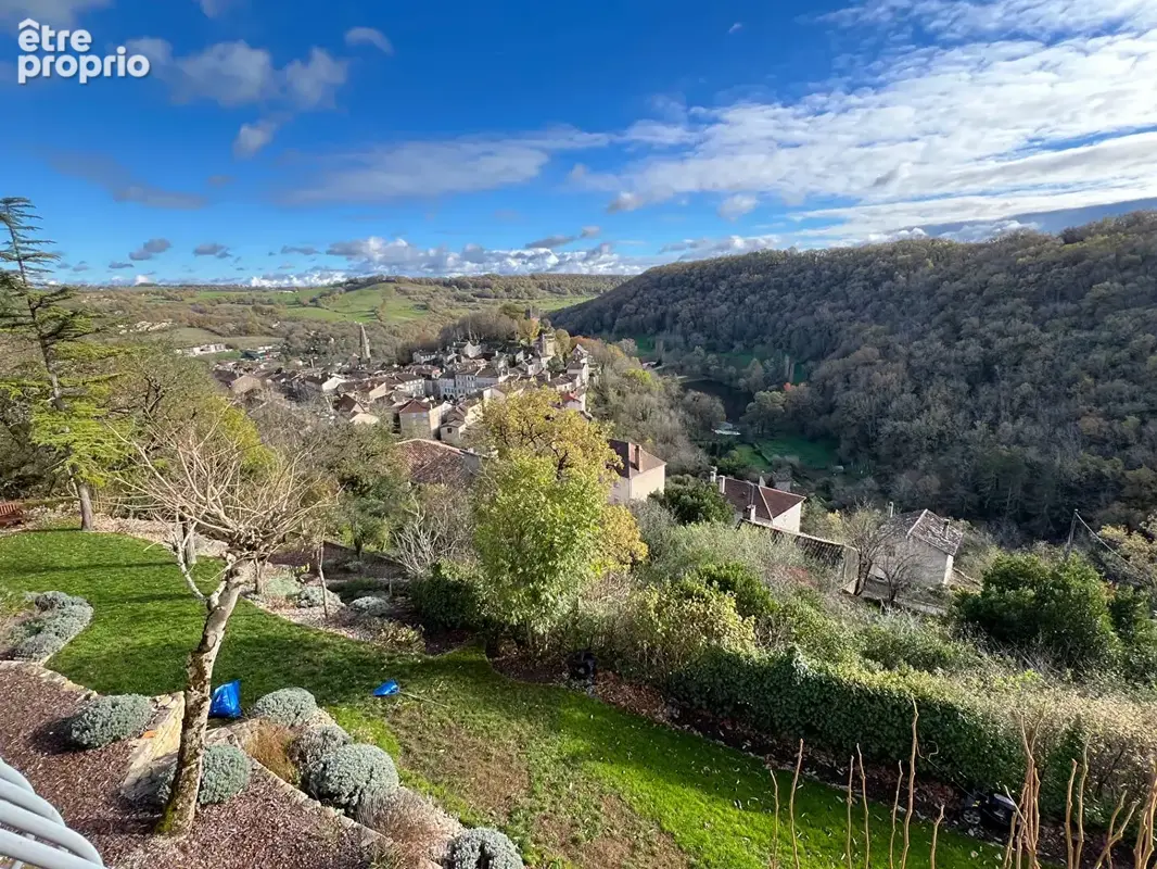 Maison entièrement restaurée avec vue exceptionnelle sur les hauteurs. - photo 17