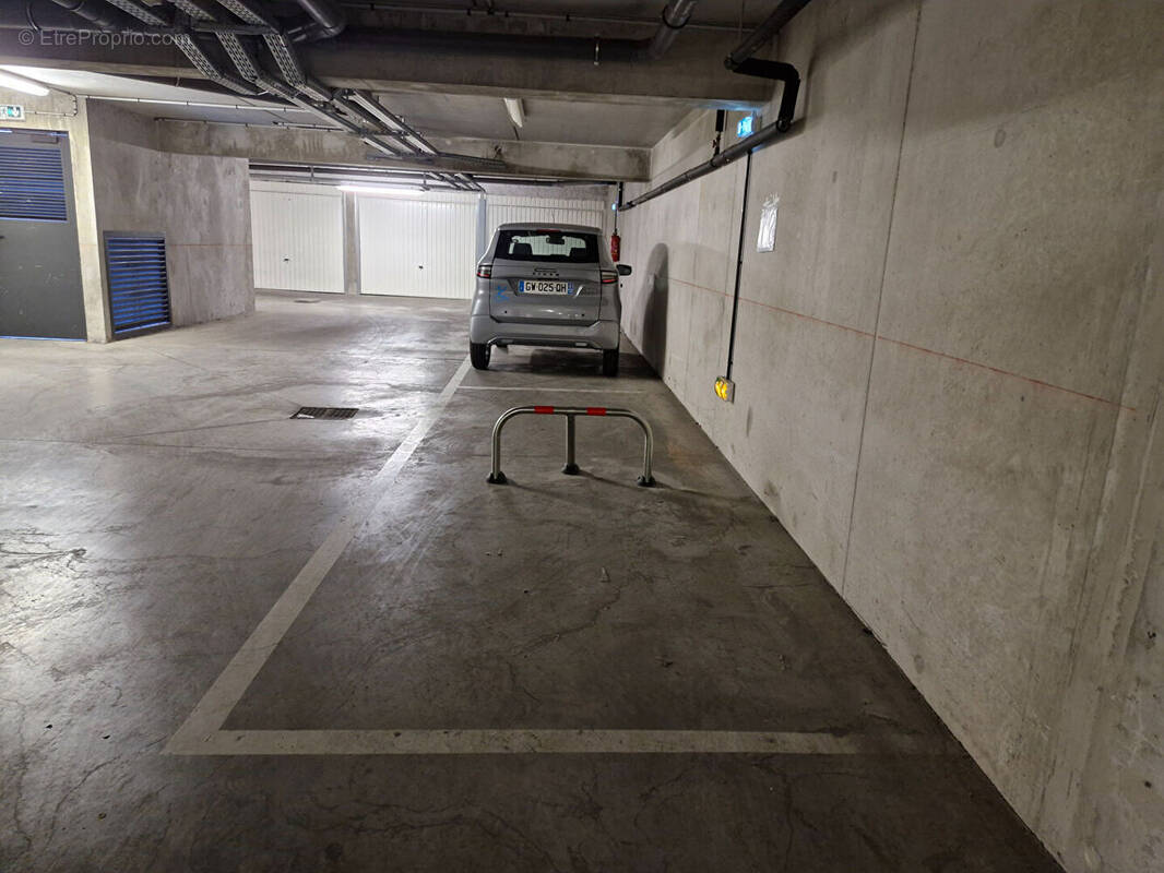 Parking à MARSEILLE-9E