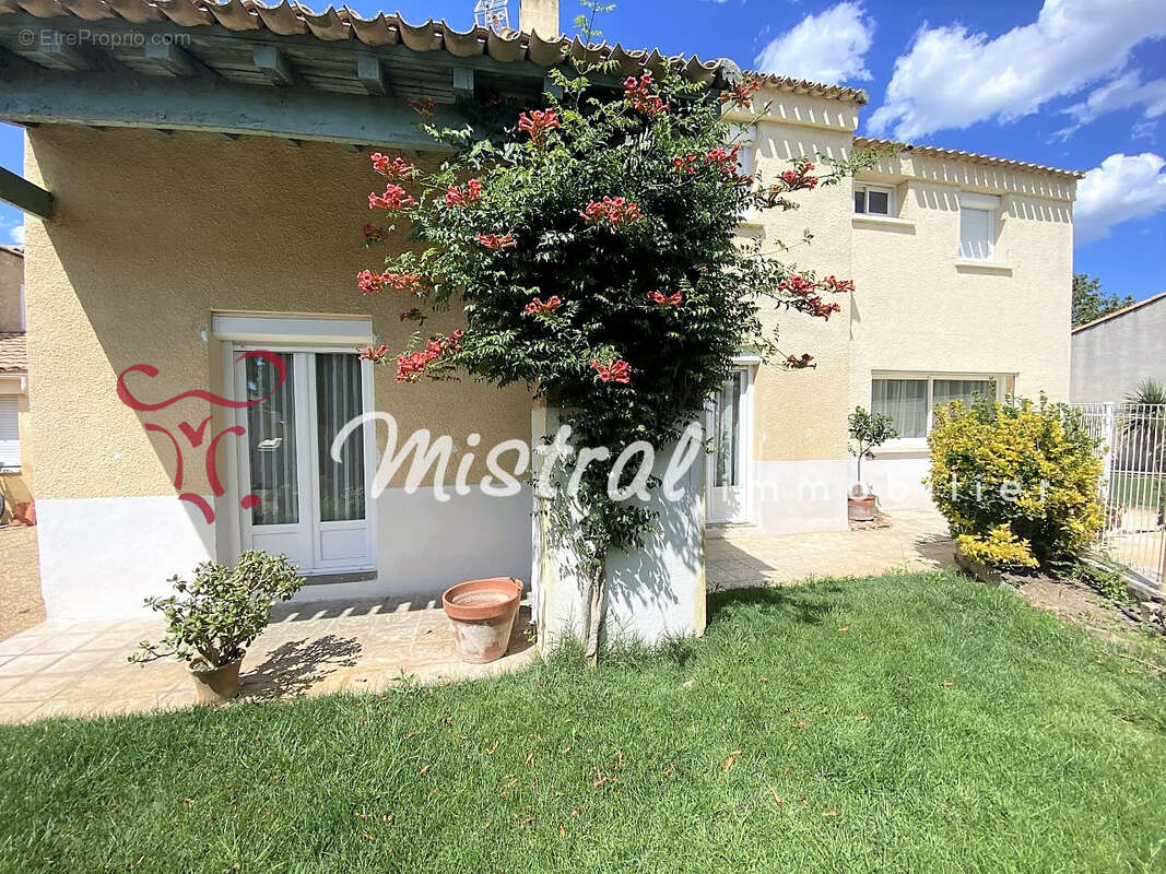 Villa aigues-mortes 5 chambres avec garage et terrasse - photo 3