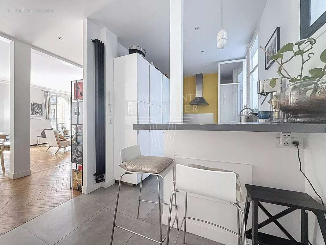 Appartement à PARIS-17E