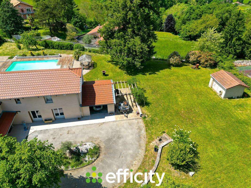 Maison à SAINT-PIERRE-DE-CHANDIEU