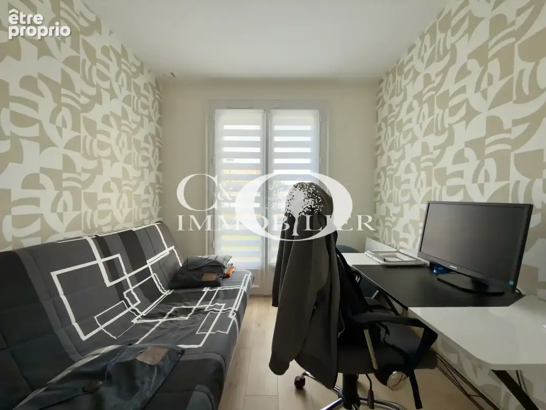 Maison 3 chambres + bureau - double garage - 1358 m2 de terrain - photo 9