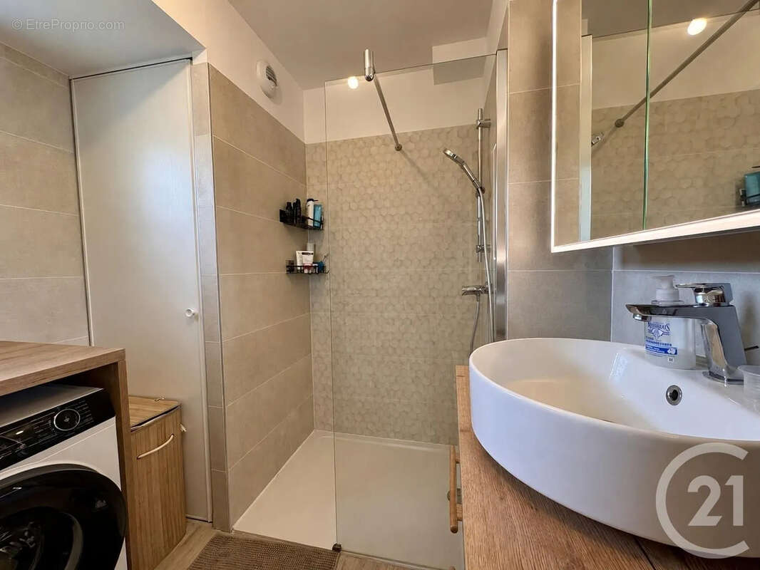 Appartement à BORMES-LES-MIMOSAS