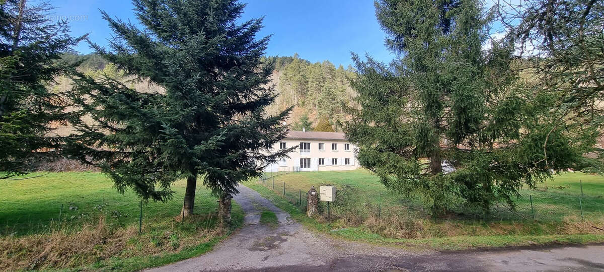 Maison à BEAUZAC