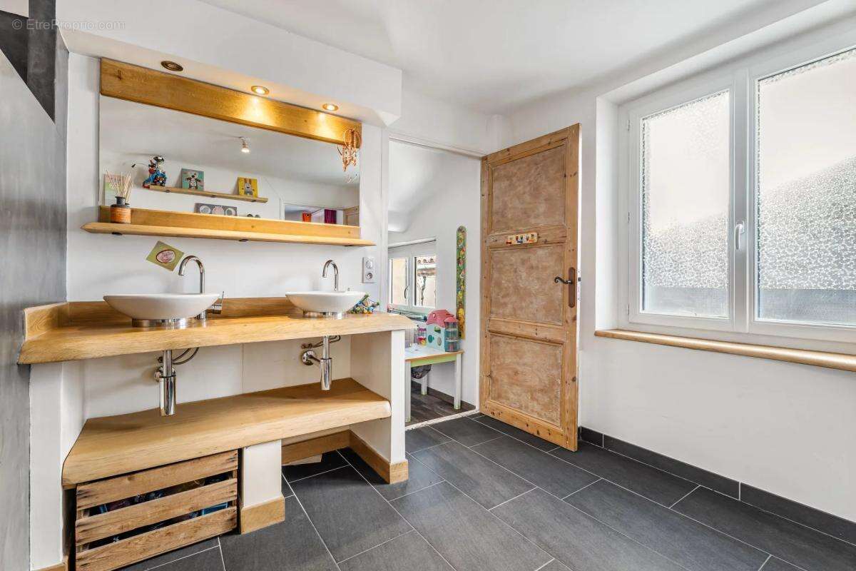 Appartement à GOURDON