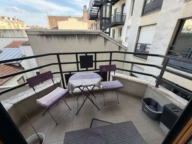 TRES BEL APPARTEMENT 3 PIECES dans bel immeuble de standing - photo 2