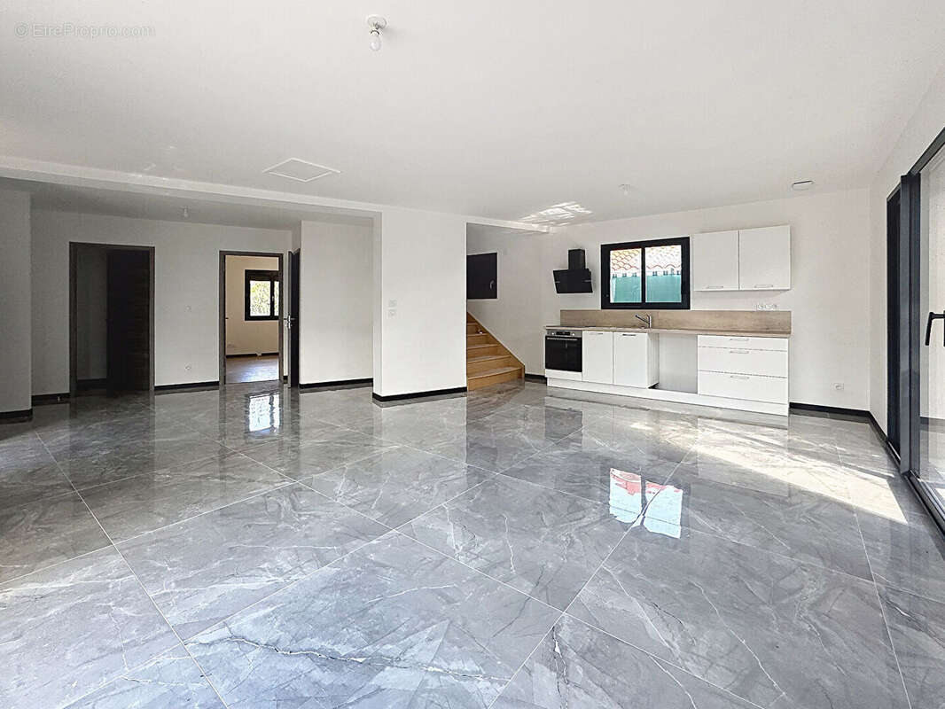 Maison à VILLEFONTAINE