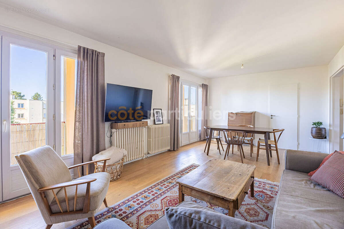 Saint-sebastien-sur-loire -- appartement renové t3 -- 70 m2 -- deux chambres -- balcon -- cave -- stationnement - photo 4