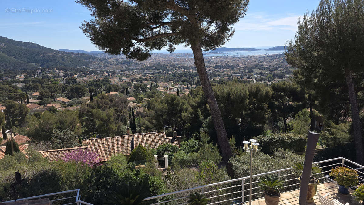 Magnifique maison en viager avec vue spectaculaire sur la rade de Toulon - photo 4
