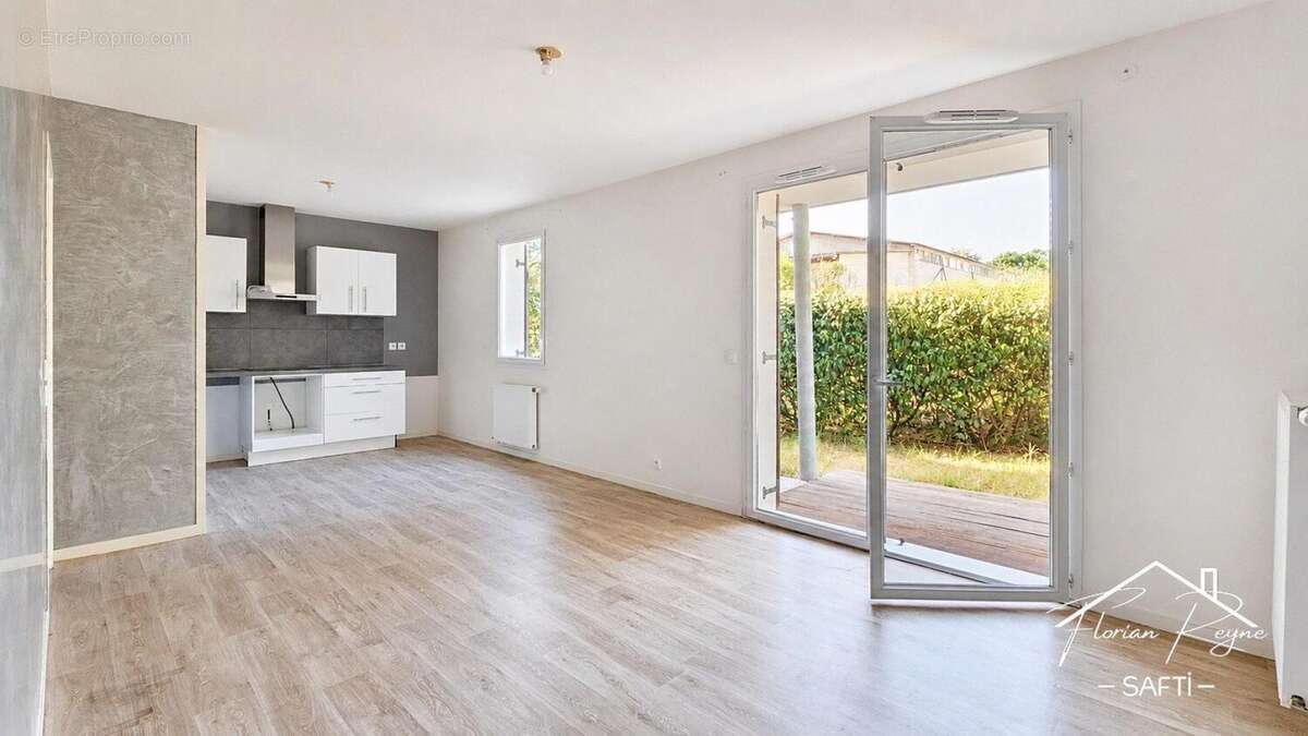 Photo 6 - Appartement à PAREMPUYRE